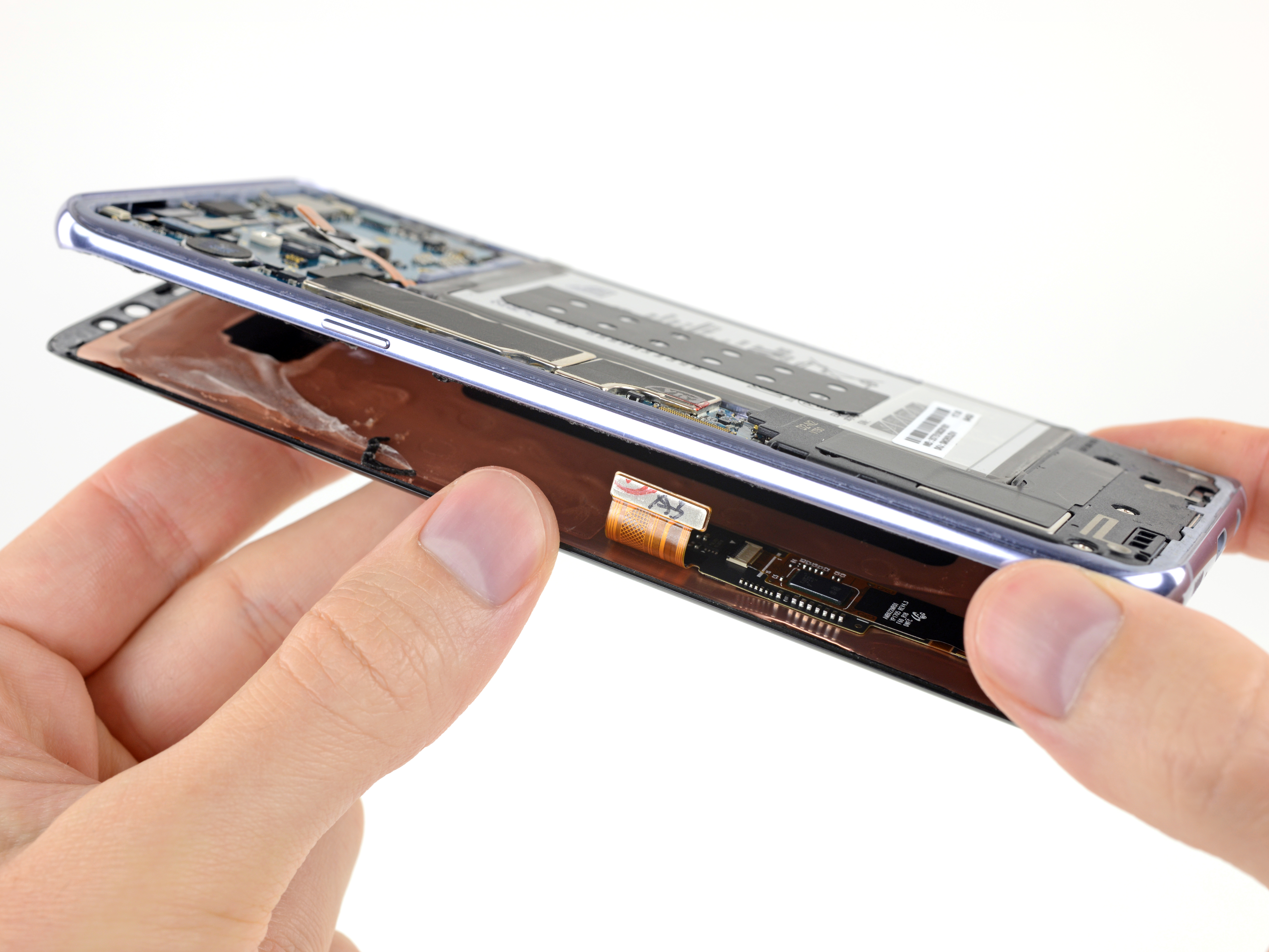 Замена модуля экрана на примере Samsung Galaxy S8 Plus